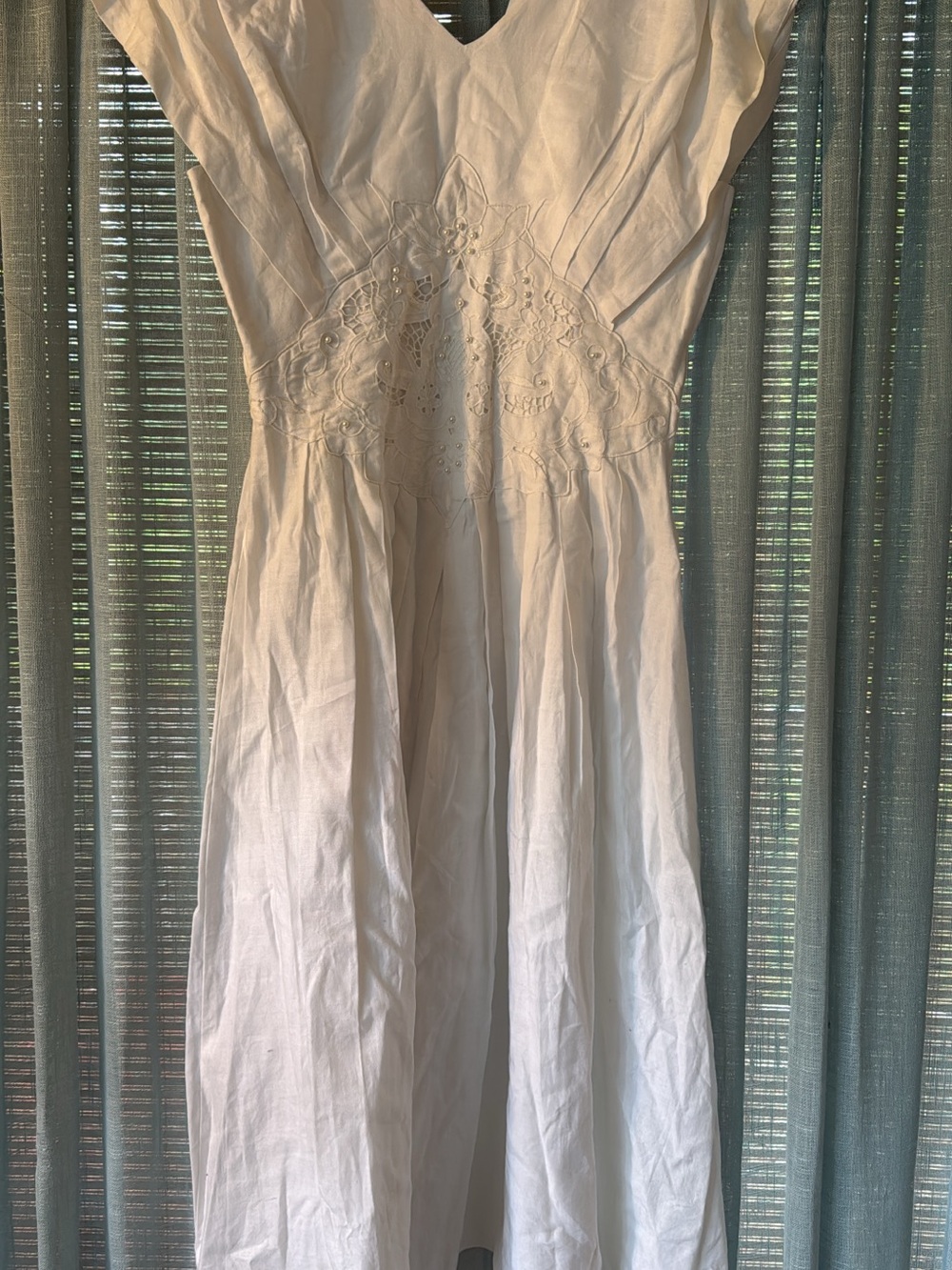 Plaza South v neck white vintage dress